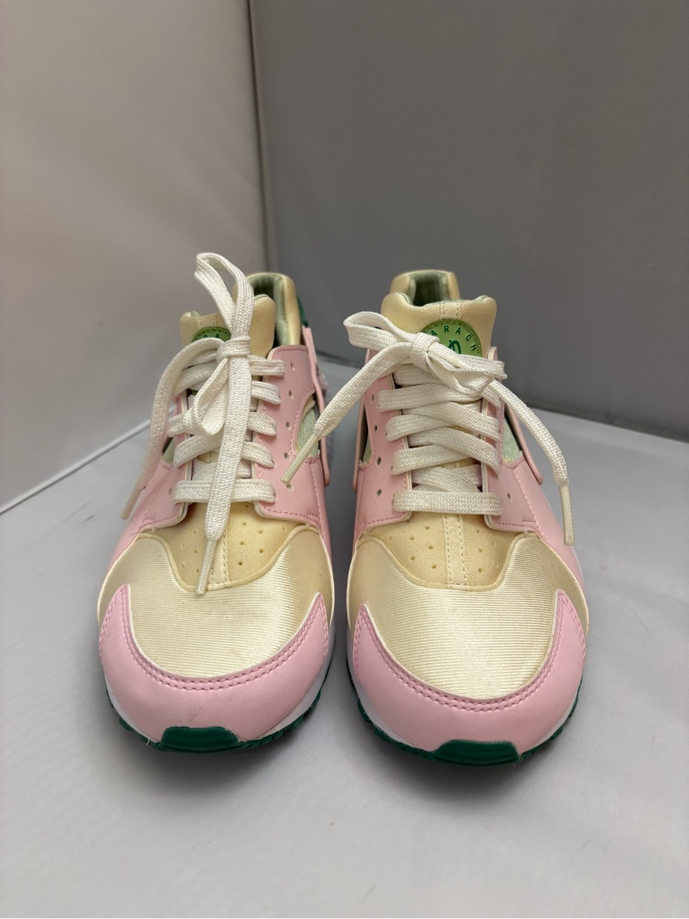 Nike Huarache Run SE Kids Pink and Cream Sneakers with Green Accents